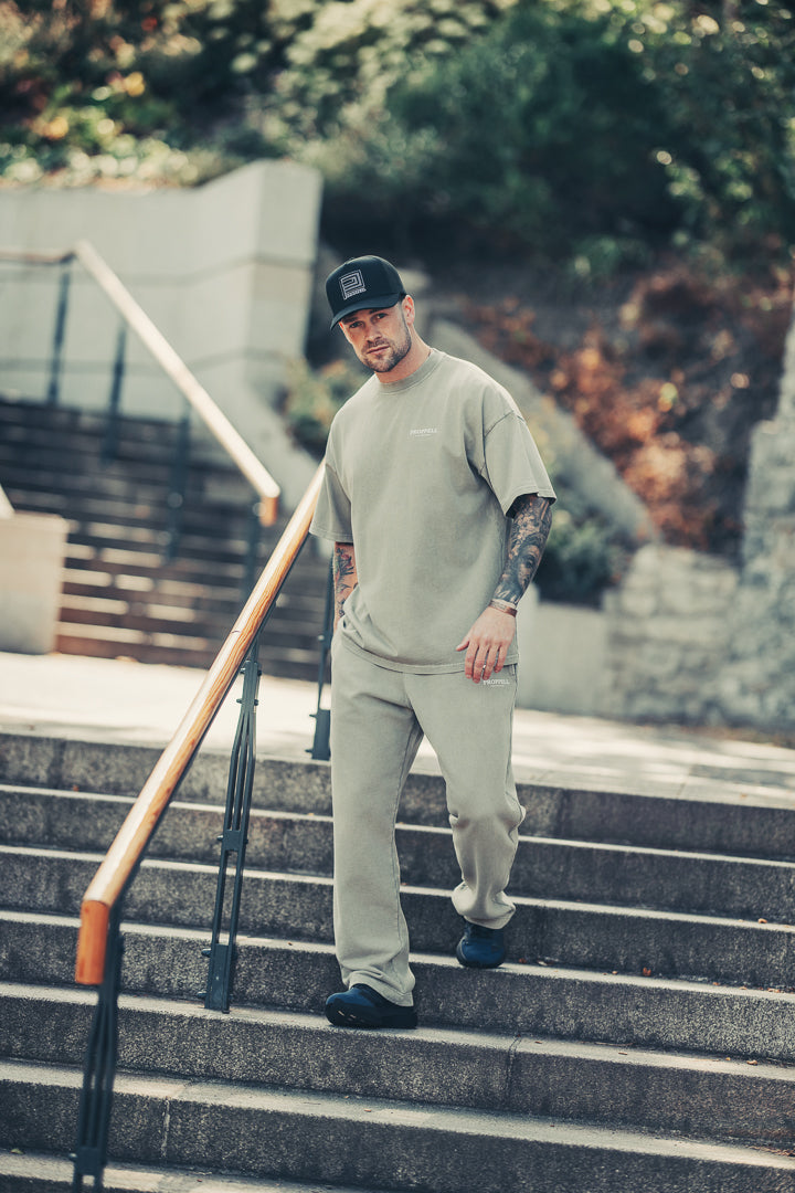 Straight Leg Sweatpants in Vintage Stone